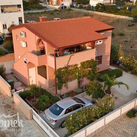ויר Tomek Apartment מראה חיצוני תמונה