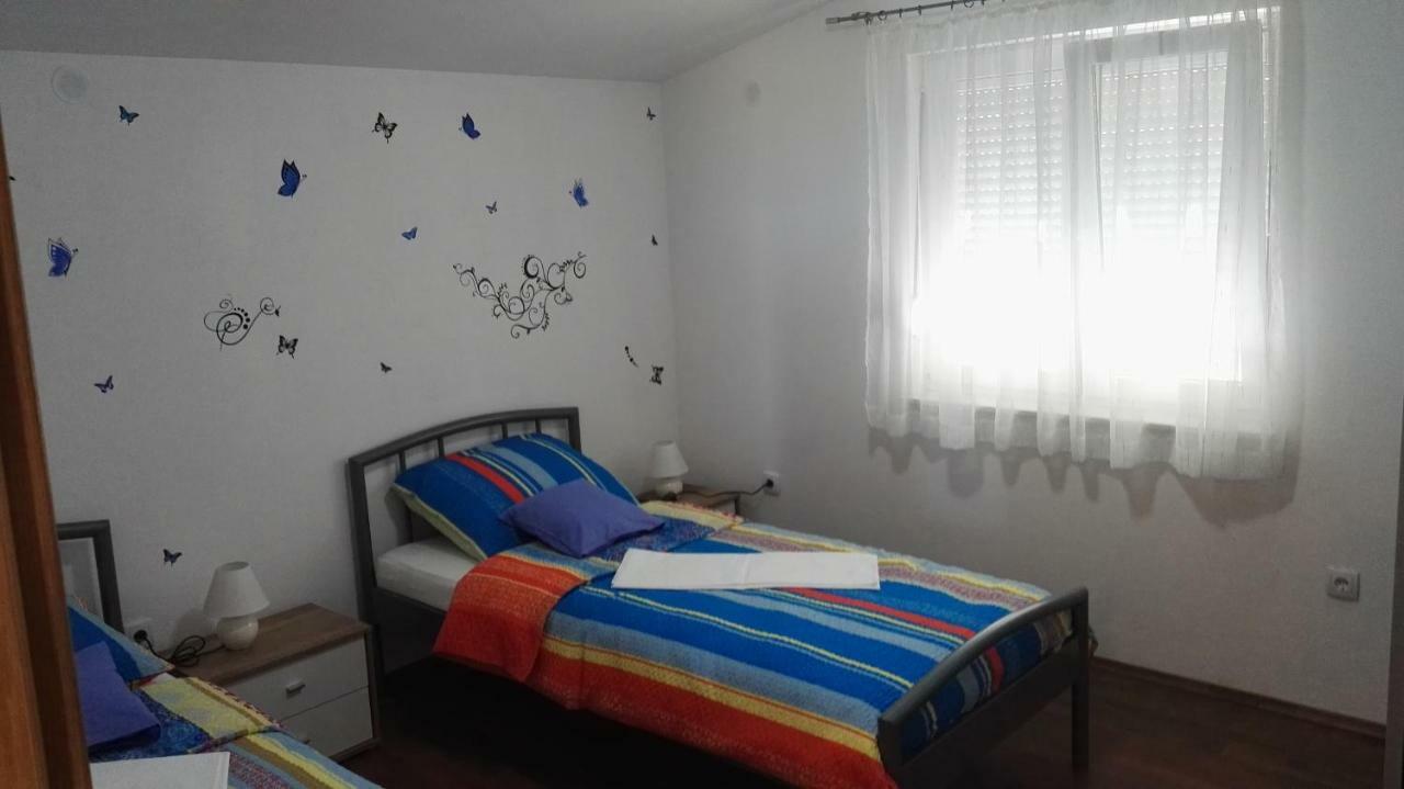 ויר Tomek Apartment מראה חיצוני תמונה