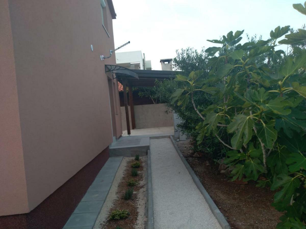 ויר Tomek Apartment מראה חיצוני תמונה