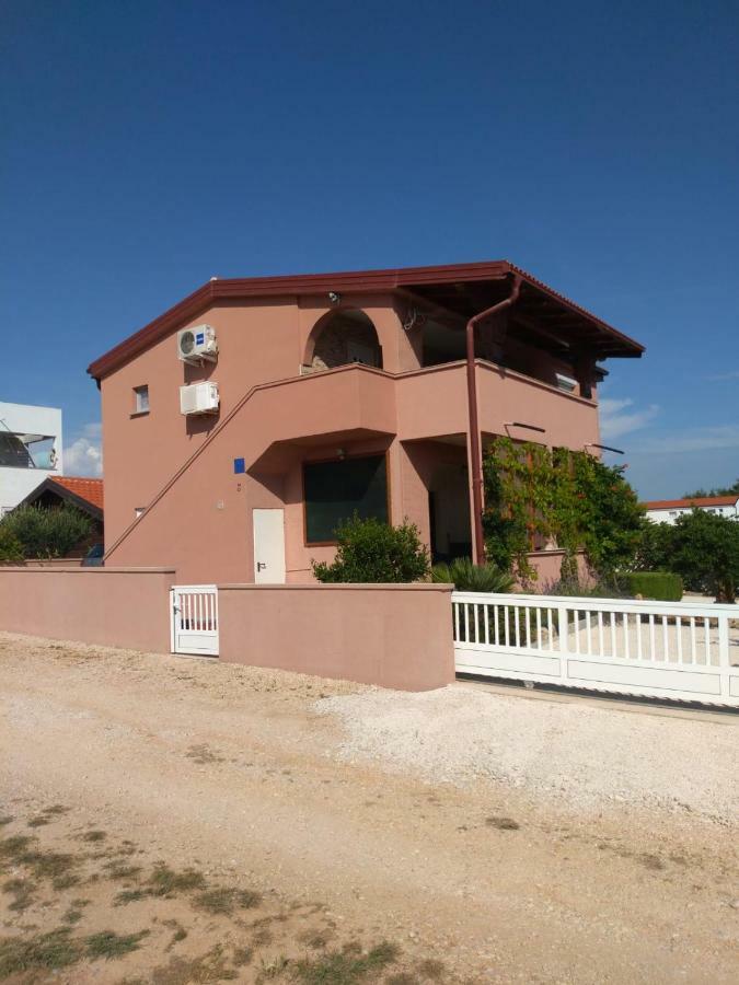 ויר Tomek Apartment מראה חיצוני תמונה