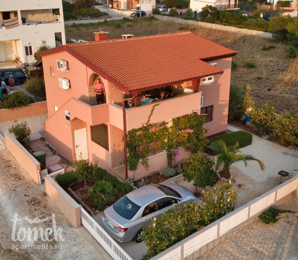 ויר Tomek Apartment מראה חיצוני תמונה